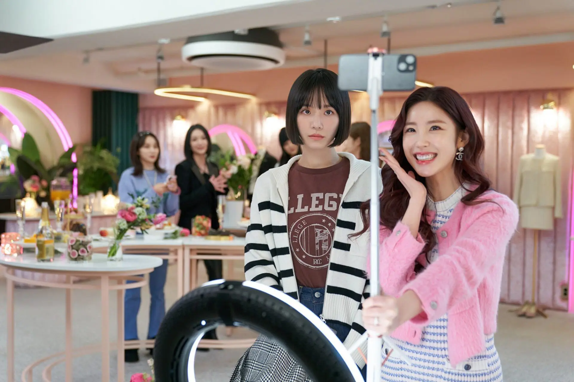 Feed Flow - https://read.feedflow.us/review-korean-drama-celebrity/