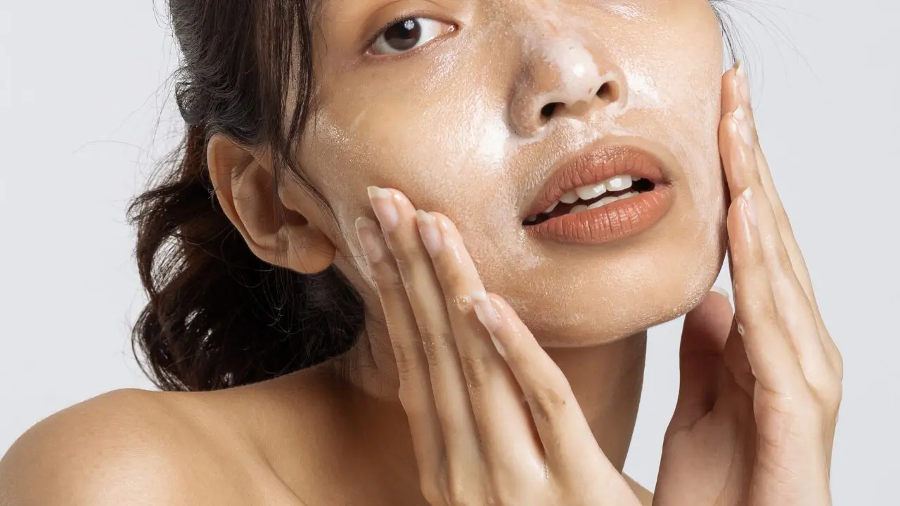 Feed Flow - https://read.feedflow.us/brightening-skin-naturally-and-permanently-guide/