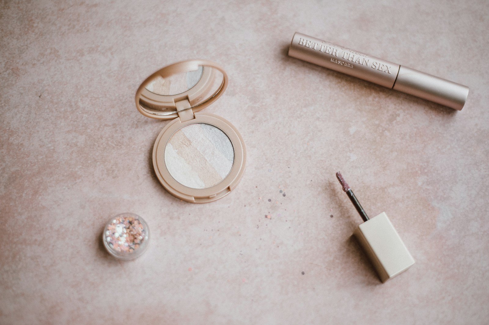 How to Become Attractive to Others Without Even Trying - Best 10 Tips 4 foundation palette