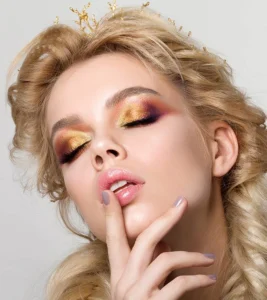 Eyeshadow Makeup Tips: How to Choose the Right Color Palette & Apply It Correctly