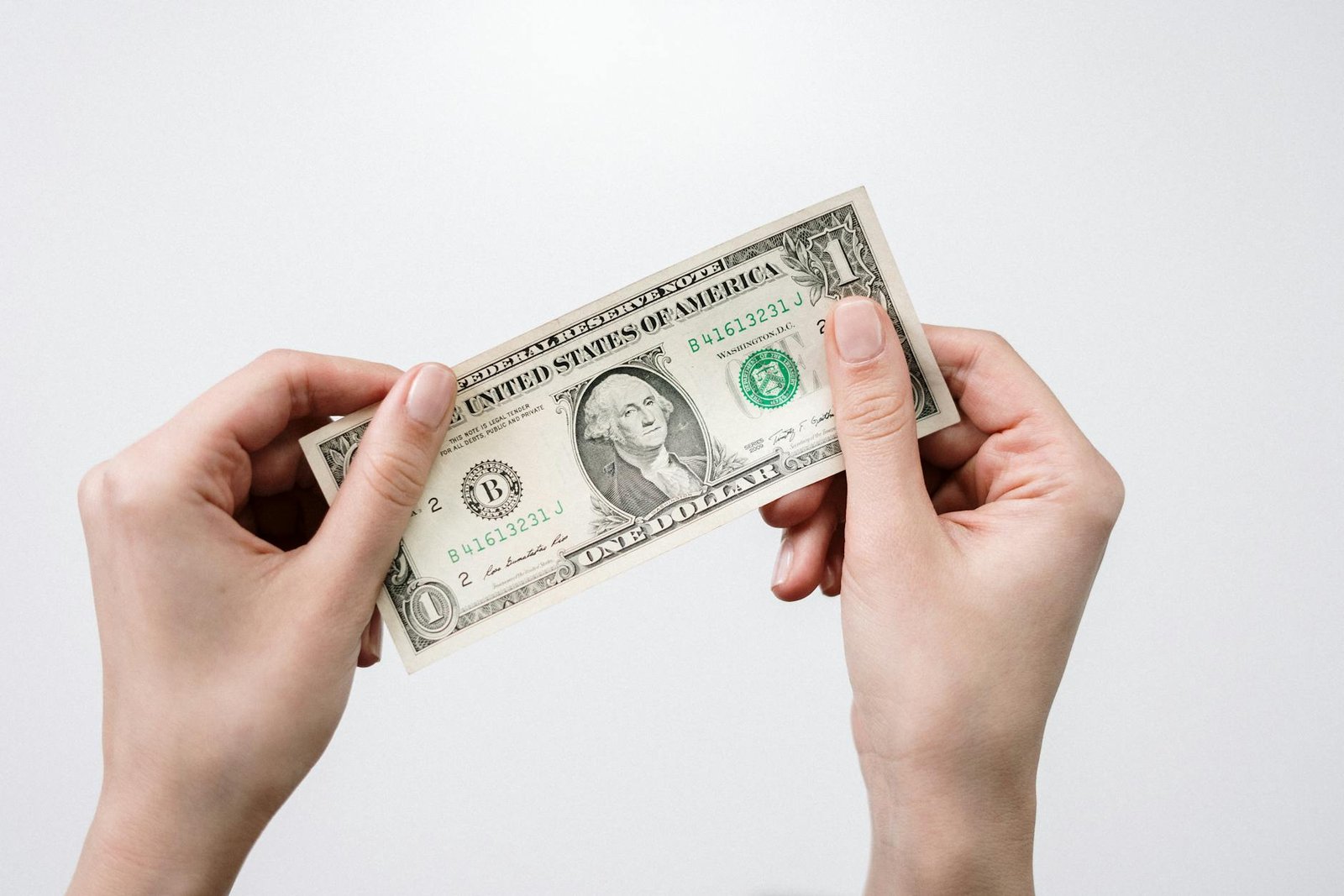 What Is Compound Interest and How It Builds Wealth? 1 pexels-photo-3943748.jpeg