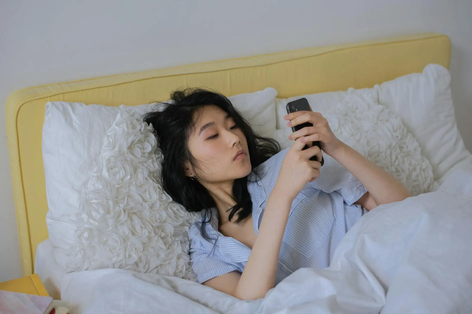 How to Stop Doomscrolling at Night: Prioritize Mental Wellbeing