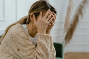 How to Stop Doomscrolling at Night: Prioritize Mental Wellbeing