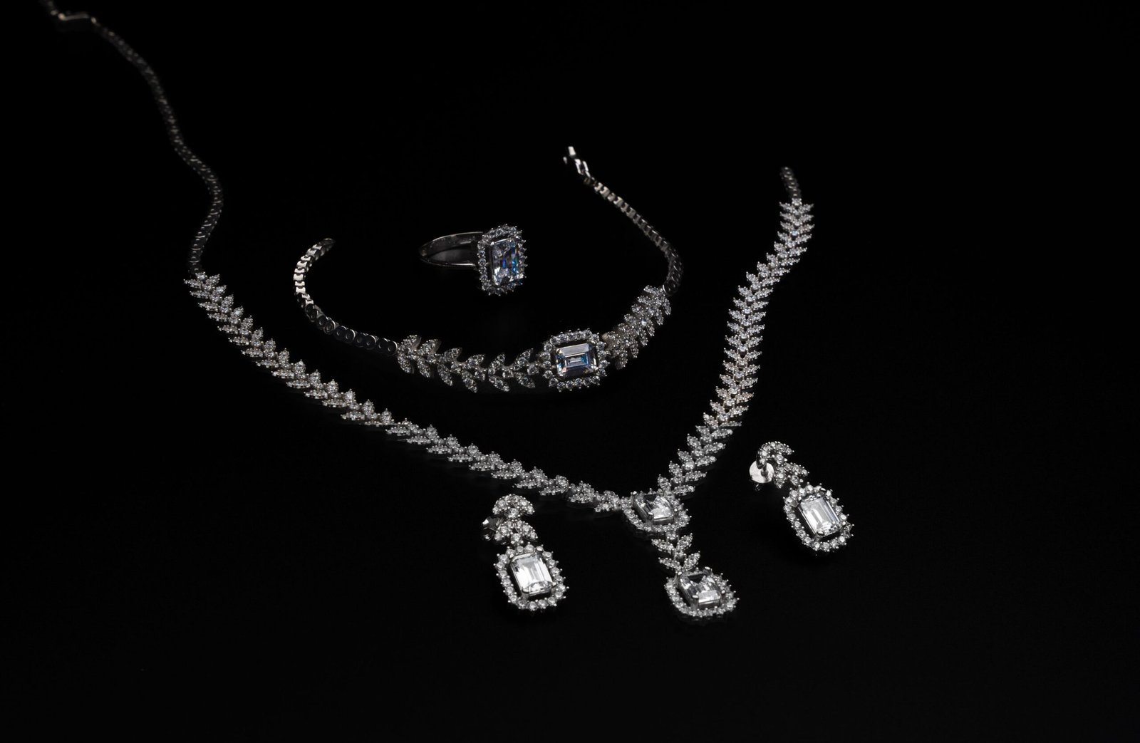 Jewels & Diamonds Review: Is It Worth the Price?