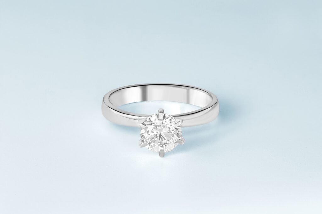 Luxury solitaire diamond engagement ring