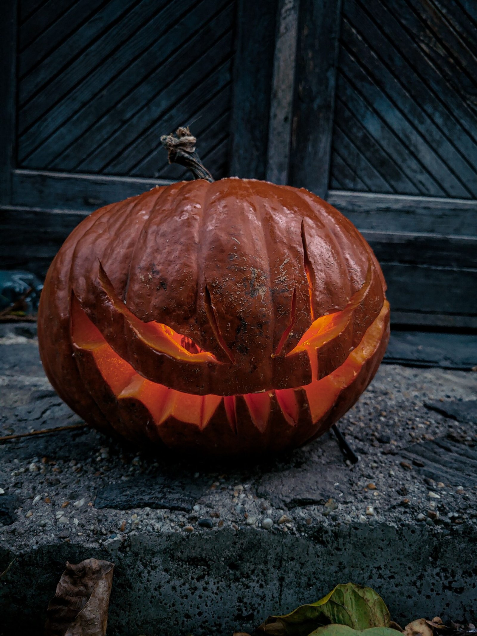 101 Halloween Wallpaper Ideas for 2026: Cute Backgrounds for iPhone, Android & Desktop