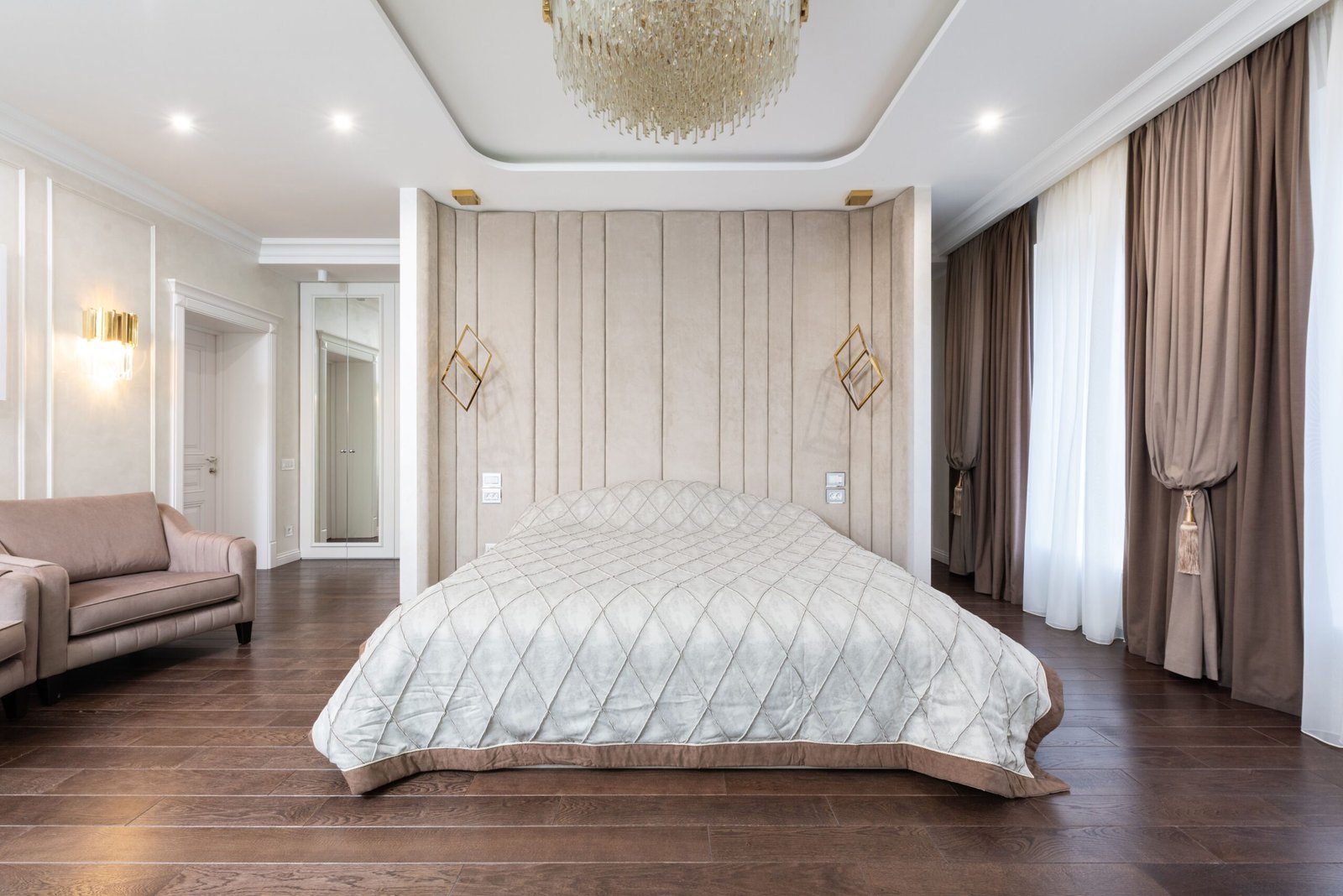 Can a Queen Bed Fit in an 8×10 Room? Exact Clearances & Layout Guide