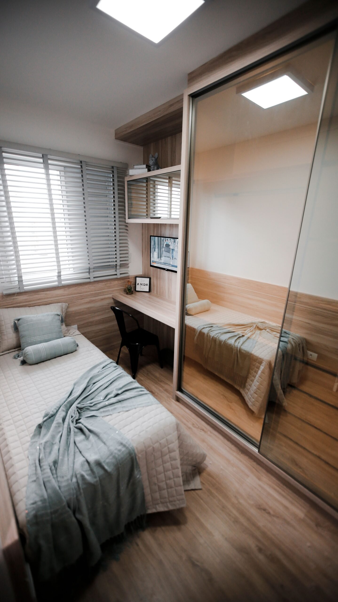How to Make a Small Bedroom Look Bigger Without Remodeling