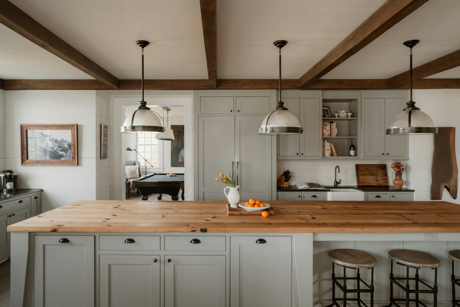 How Far Apart Should Pendant Lights Be Over an Island? The Spacing Formula