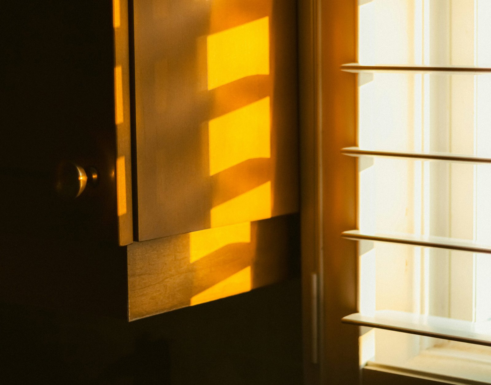 How High Should Curtain Rods Be Hung Above the Window? The 4-to-6-Inch Rule 1 Curtains and window placement