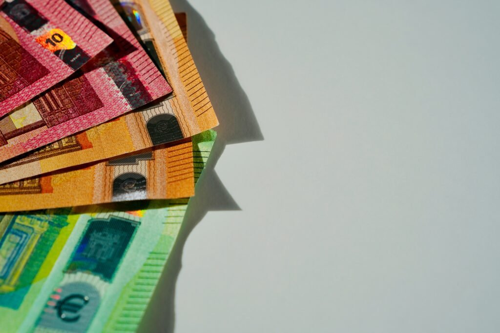 Money and savings for a sinking fund and emergency fund